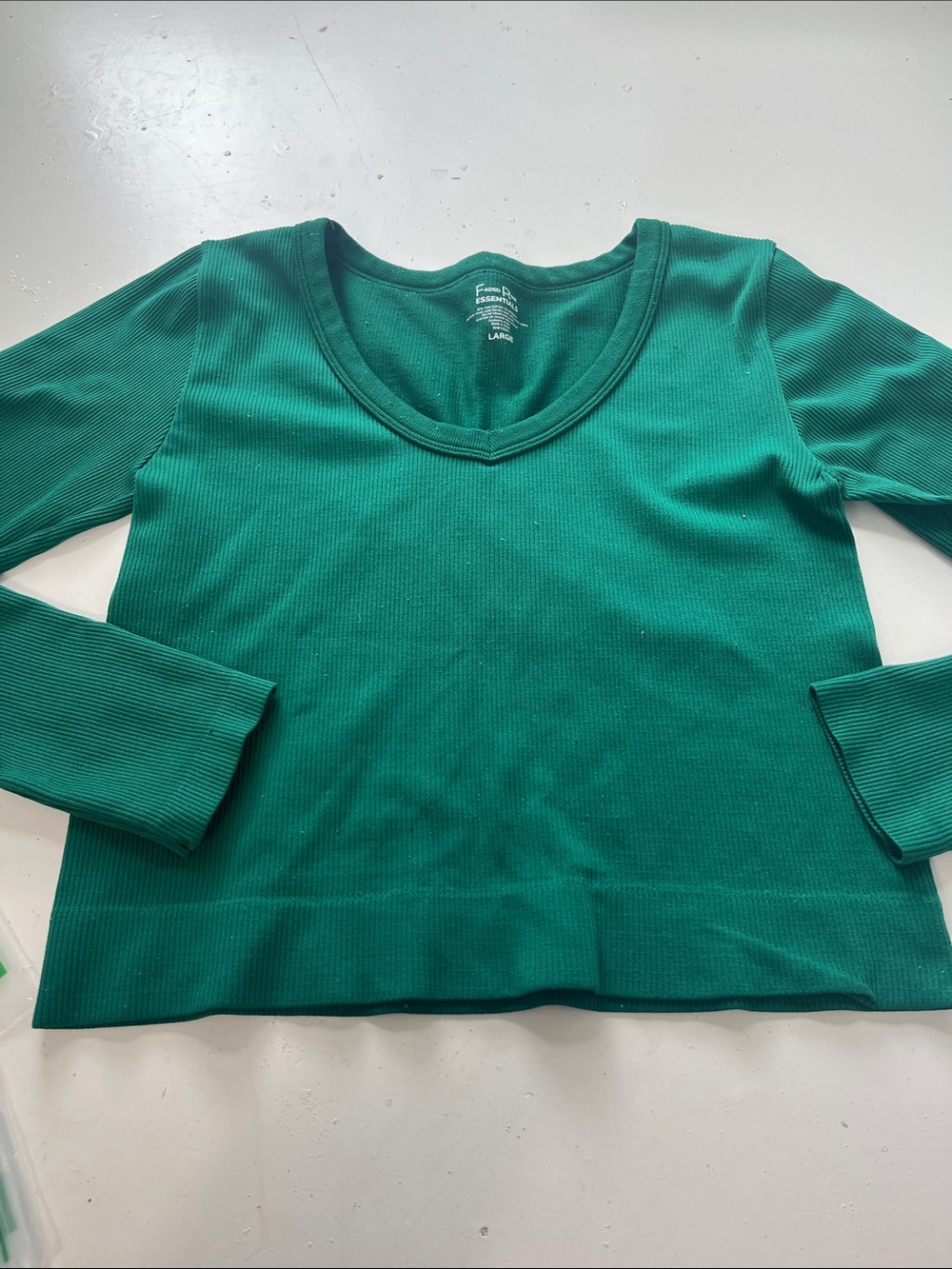 Faded Rose Essentials Large Green Long Sleeve Cropped Ribbed V Neck T